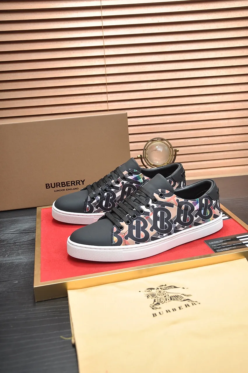 Men's shoes💰480💶[Burberry] (cowhide lining) classic low-top sneakers｜Imported cowhide with classic plaid fabric｜Cow leather lining｜Original outsole｜Fine workmanship and comfortable to wear Size: 38-44 (customized at 45)